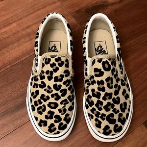 Womens Size 5 Vans Leopard Print Slip-ons 🖤